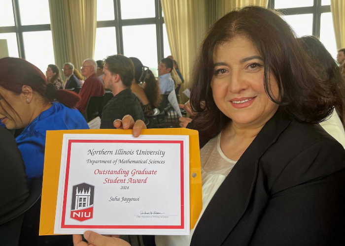 suha dajani with award certificat