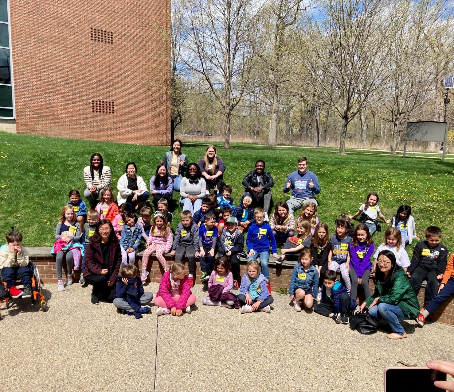 elementary students on field trip