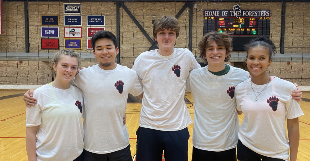 the winning team of the 4v4 volleyball tournament