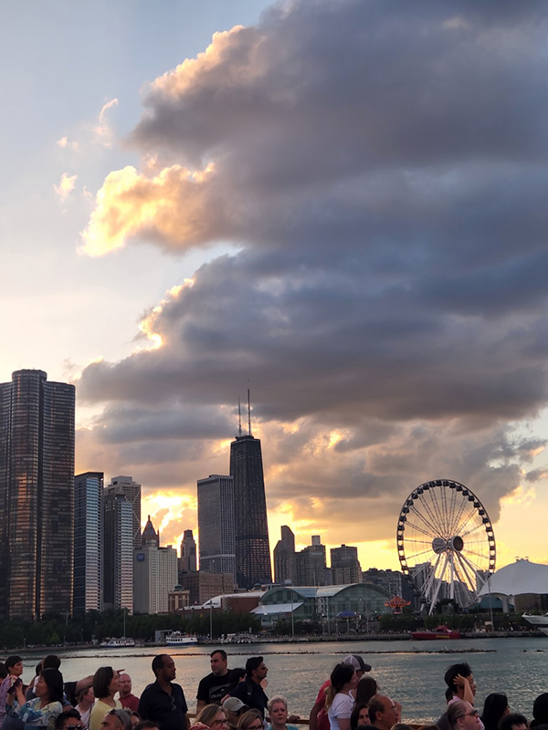 the Chicago skyline at sunset
