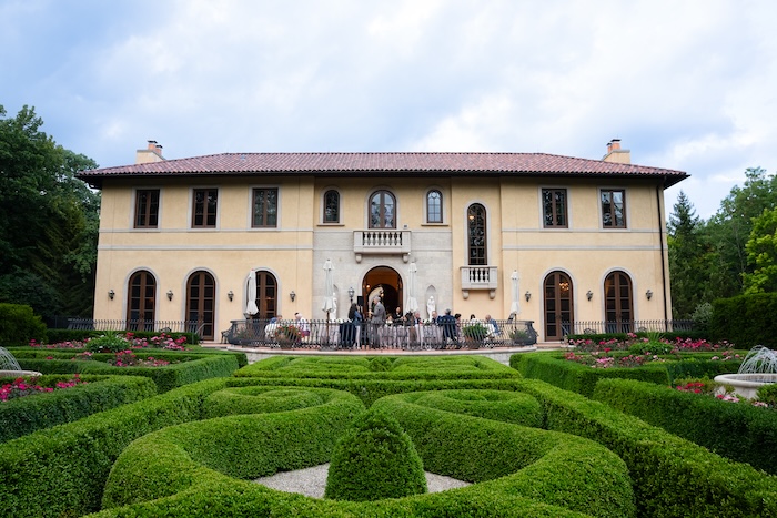 Artificial Intelligence and Everyday Life: Understanding, Engaging, and Applying AI in the Real World