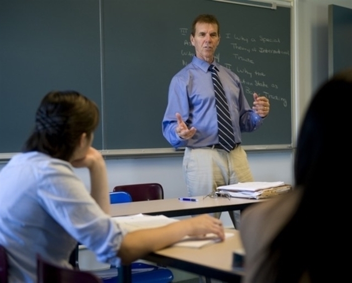 Professor Rob Baade teaching class