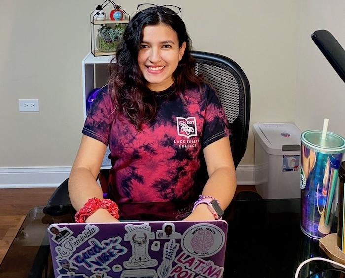 Isabella Nuno at her computer
